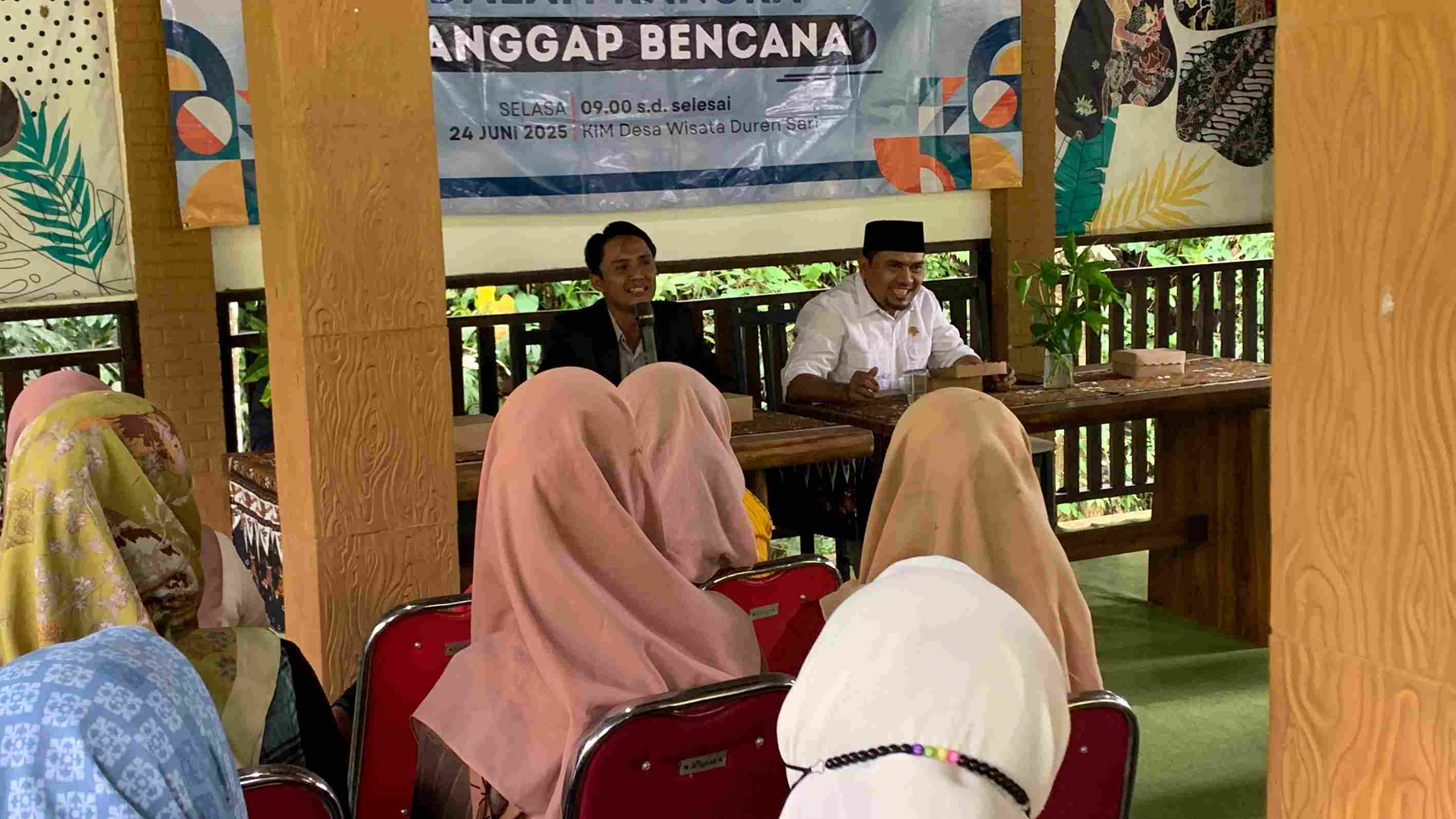 Wakil Komisi A DPRD Jatim dan Direktur Kabar Trenggalek Perkuat Peran KIM Hadapi Disinformasi Saat Bencana
